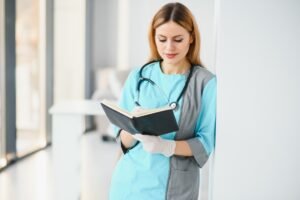 travel nurse reading